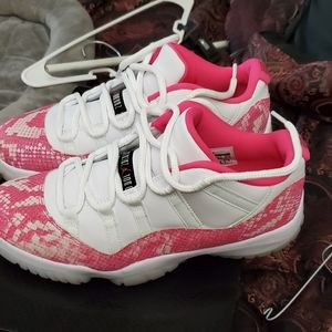 Womens air jordon lows